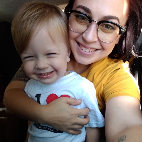 Meet your Posher, Heather 🌻 - Picture 1 of 1